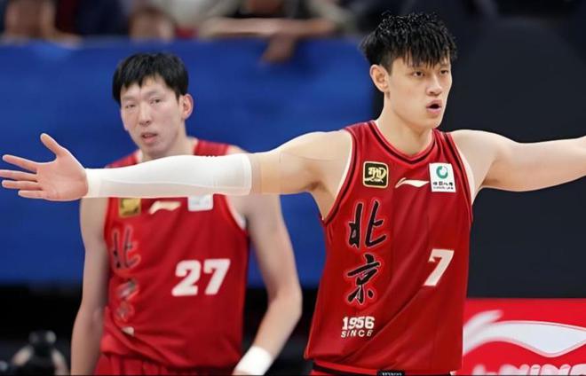 上海男篮全力争取决胜局，全队团结拼搏打出好表现的简单介绍
